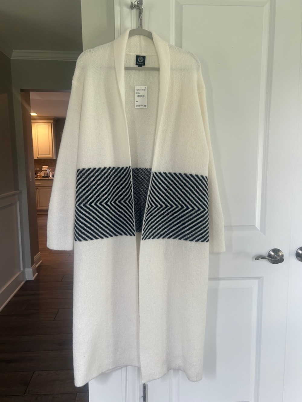 Bobeau Ivory Open-Front Cardigan with Black Chevron Panels